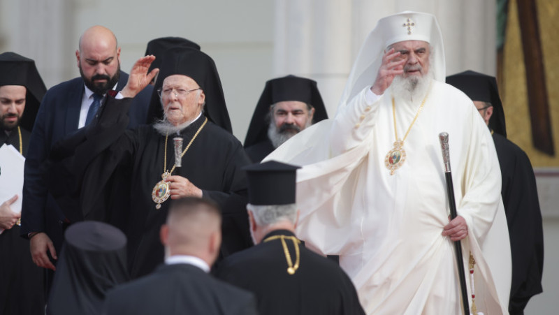 Imagini surprinzătoare de la deschiderea Catedralei Naționale, capturate în momente emoționante Imagini surprinzătoare de la deschiderea Catedralei Naționale, capturate în momente emoționante