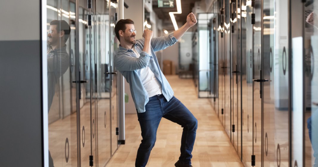 Ministerul Muncii anunță stimulente pentru tineri și mamele cu trei copii. Economist: „O acțiune preponderent populistă”