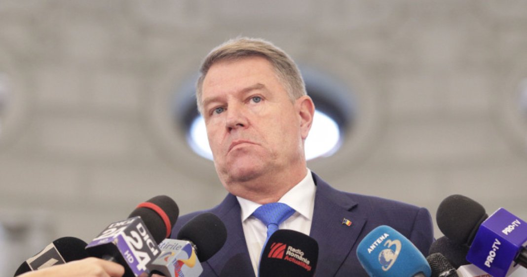 Klaus Iohannis a fost absent de la parada organizată de Ziua Națională. Afirmația lui Nicușor Dan