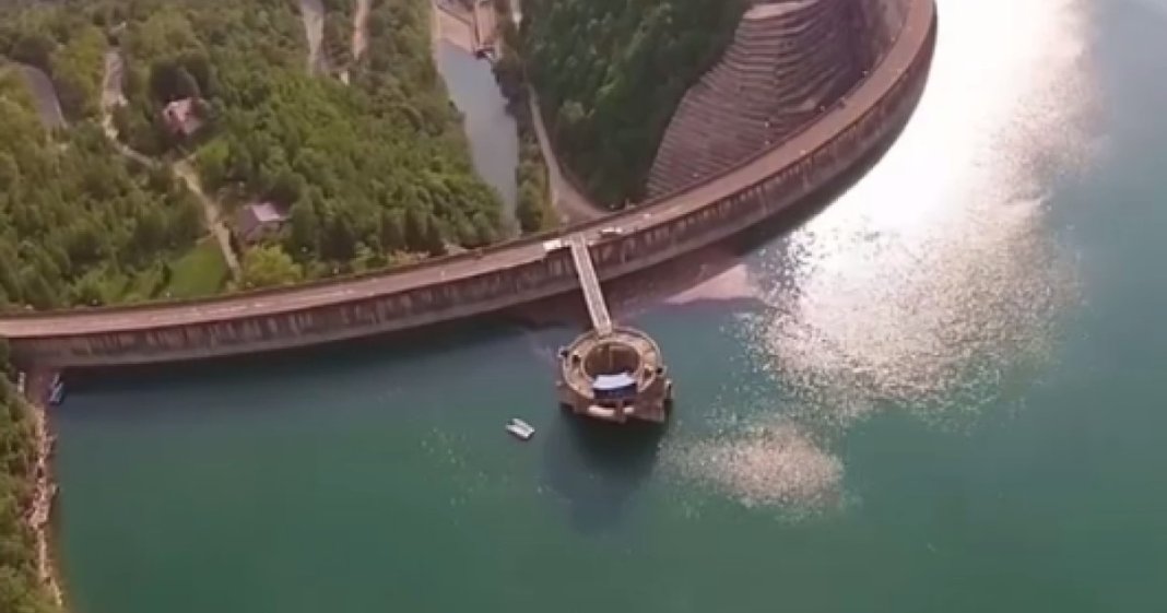 Ministerul Mediului respinge faptul că ar fi fost informat despre riscul întreruperii apei la Paltinu și învinovățește ESZ Prahova pentru neîndeplinirea responsabilităților.