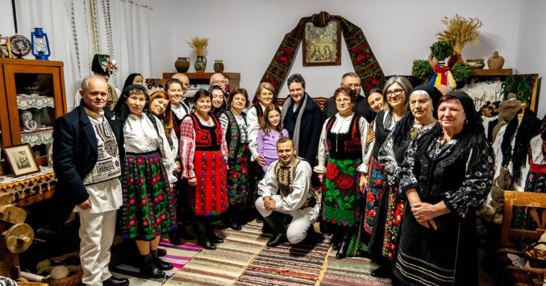 Nicușor Dan a celebrat Crăciunul în localitatea bunicilor săi. Răspunsul sătenilor la venirea președintelui.