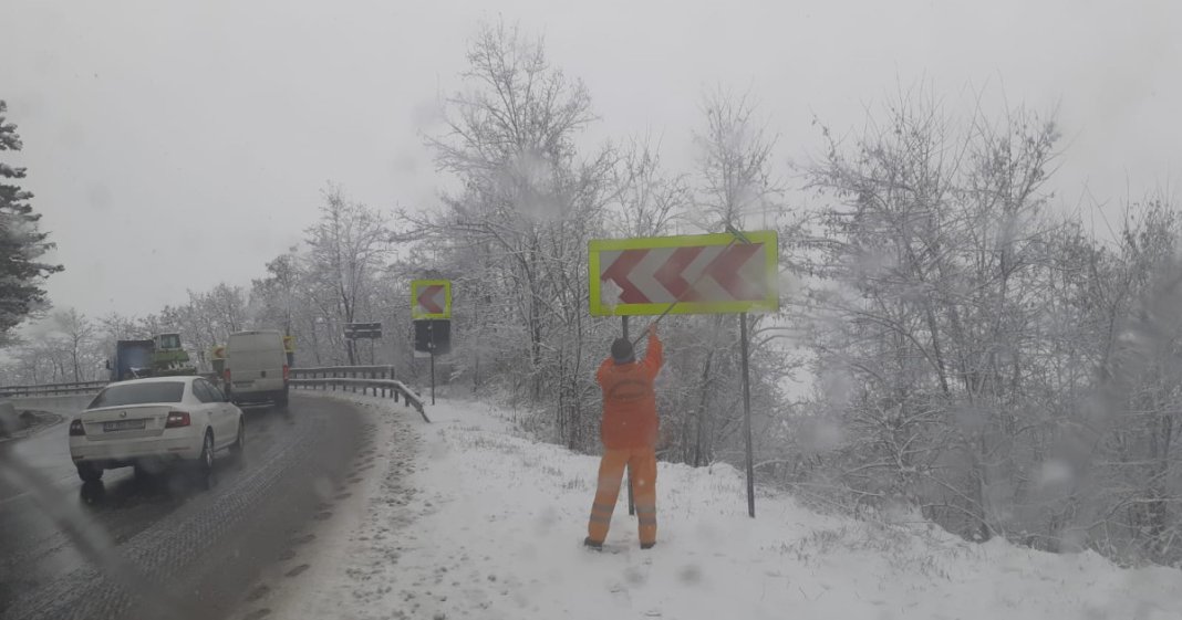 Meteorologii anticipează precipitații sub formă de ninsoare, temperaturi scăzute și vânt intens: „Percepția de frig va fi semnificativ amplificată”