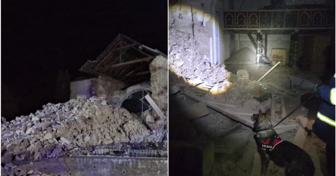 Alertă în Sălaj: Clopotnița unei biserici a căzut pe șosea. Pompierii își desfășoară căutările pentru a găsi victime printre ruine.