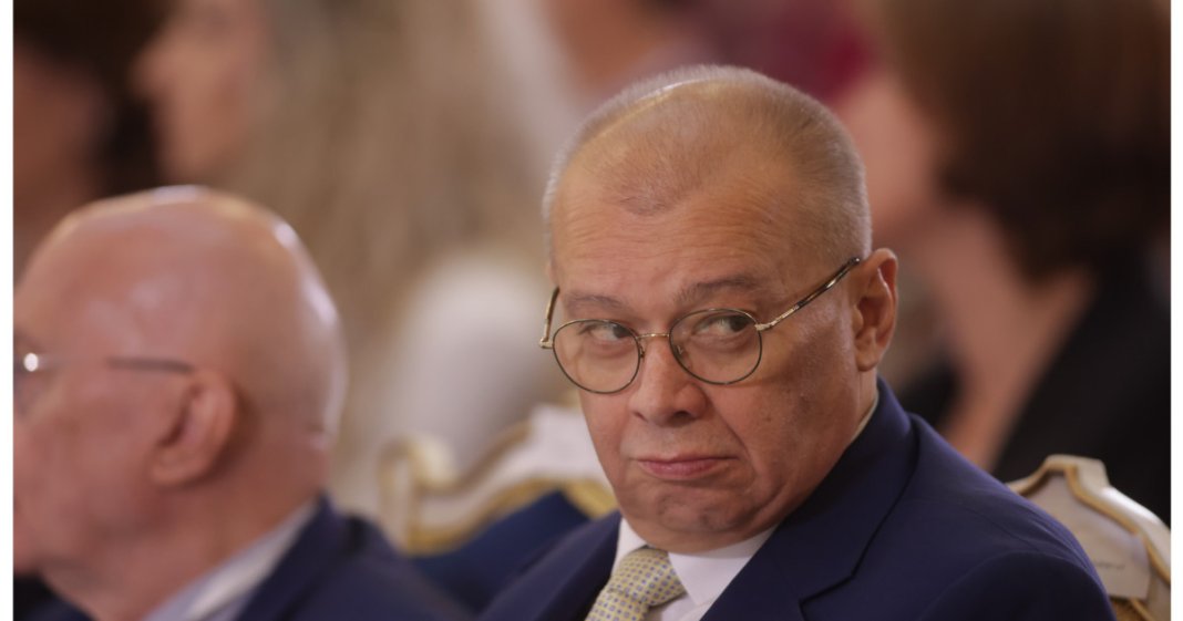 Nicușor Dan l-a destituit pe Dan Mihalache din poziția de ambasador al României în Cipru.