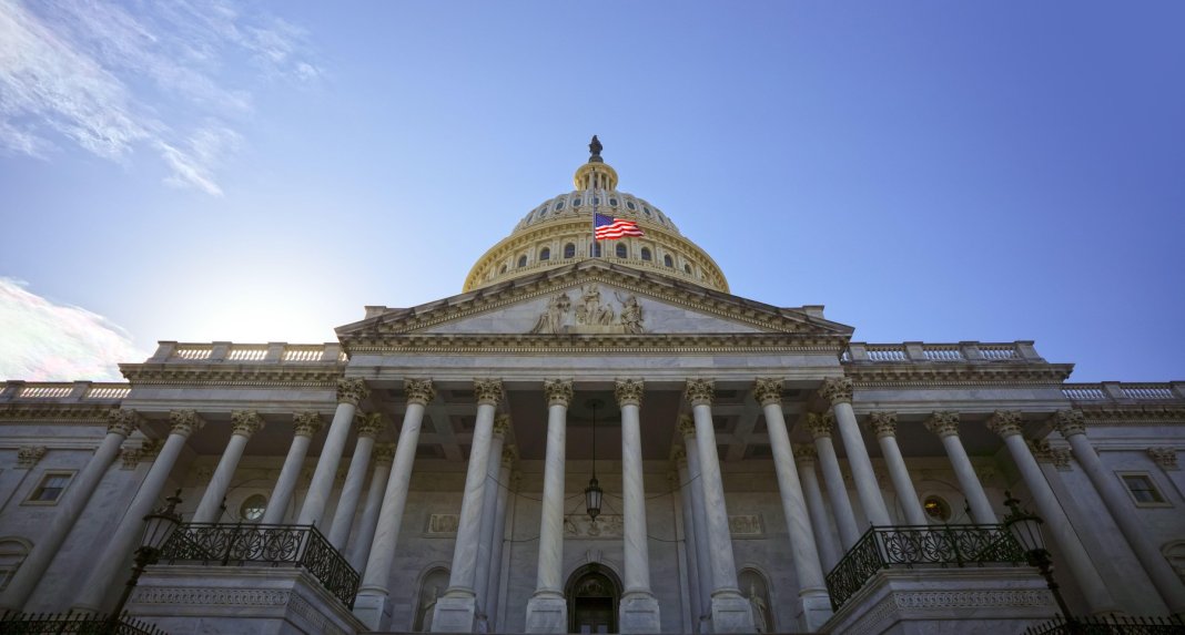 Un raport elaborat de Congresul Statelor Unite contestă anularea alegerilor din România și susține că Bruxelles-ul intervine prin intermediul cenzurii în procesele electorale ale statelor membre.