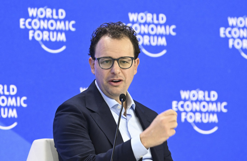 Un semnal de alarmă îngrijorător din partea principalului competitor al OpenAI: Amenințarea superinteligenței artificiale pentru umanitate