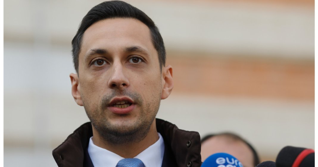 Vlad Gheorghe, consultantul lui Bolojan, îl reproșează pe Ciolacu referitor la buget: „Covrigarul trebuie să clarifice câteva miliarde”