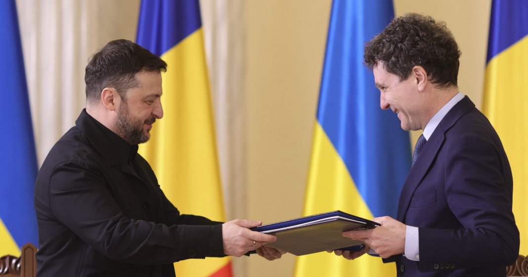 Ce cuprinde parteneriatul strategic România-Ucraina. Actele semnate de Nicușor Dan și Volodimir...