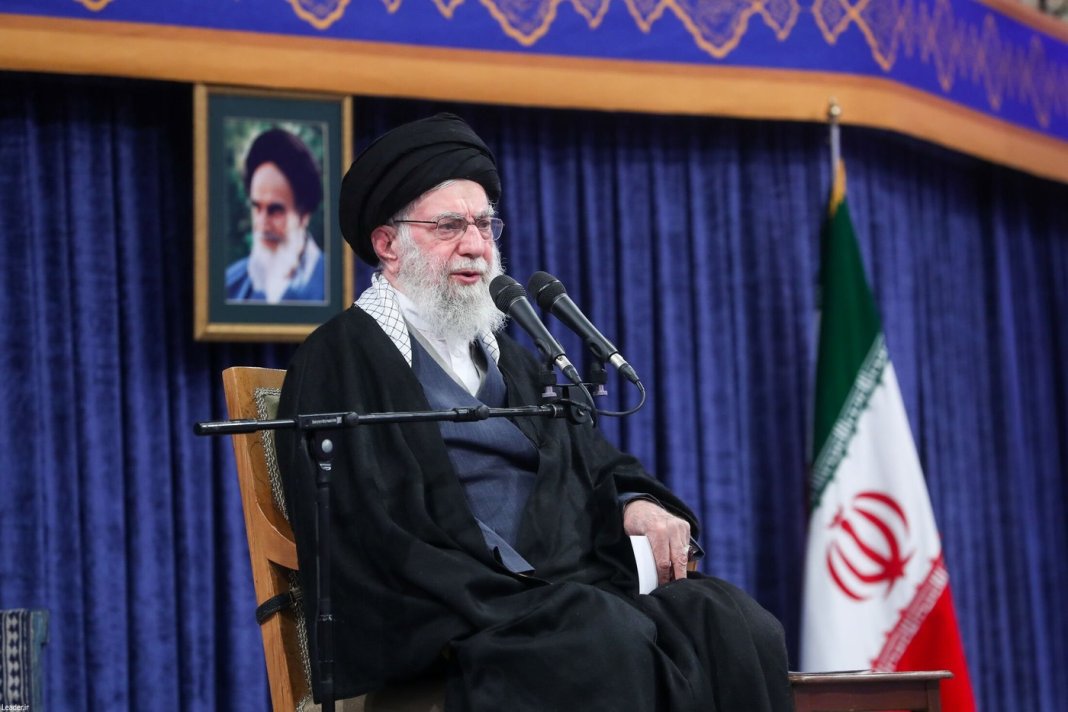 „Doamna” invizibilă a Iranului: Soția lui Khamenei și lipsa de reacție a presei oficiale privind destinul ei