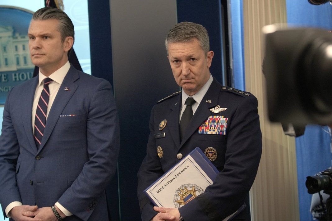 Detaliul pe care armata Statelor Unite aspira să-l mențină confidențial. Generalul Caine a ocolit să-i ofere un răspuns lui Trump în fața presei.