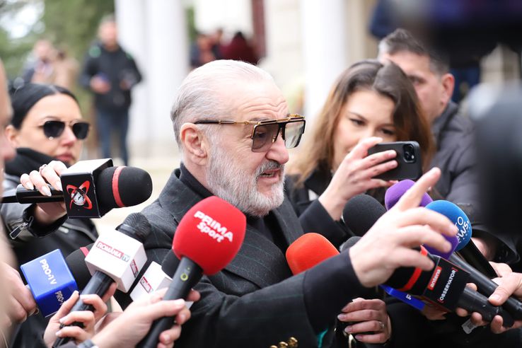 Gigi Becali, la funeraliile lui Mircea Lucescu: „Am fost surprins, îi voi transmite doar atât lui Răzvan”