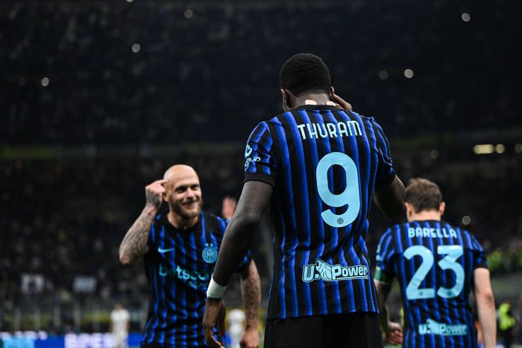 Inter a „demolat-o” pe Cagliari: Șampania a fost răcită » Cristi Chivu este din ce în ce mai aproape de titlu în Serie A