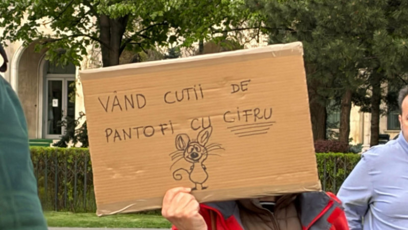 Protest în Piața Victoriei pentru susținerea premierului Ilie Bolojan