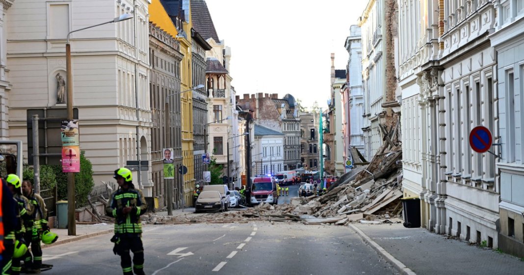 Două românce aflate în Germania s-au pierdut după colapsul clădirii în care domiciliau.