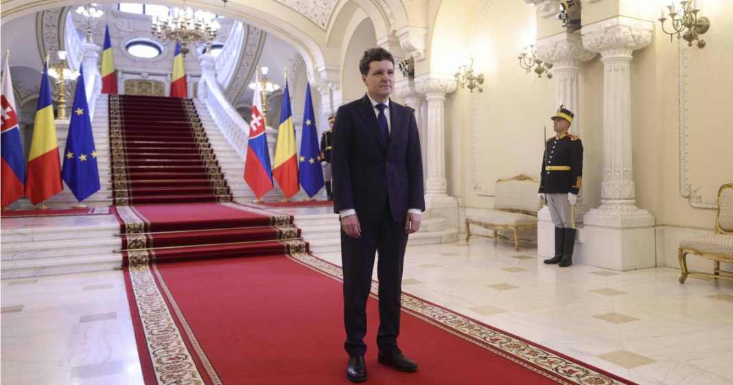 Negocierile pentru constituirea noului Guvern, într-un blocaj. Cauza întârzierii numirii unui premier de către Nicușor Dan