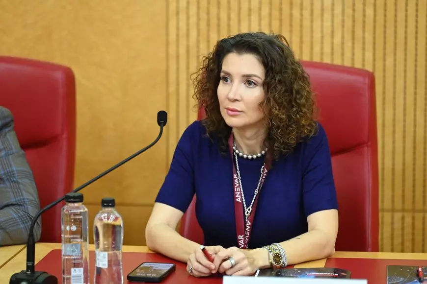 Panică la DIICOT: nouă avocați au fost prinși cu liftul și s-au regăsit blocați în întuneric Panică la DIICOT: nouă avocați au fost prinși cu liftul și s-au regăsit blocați în întuneric