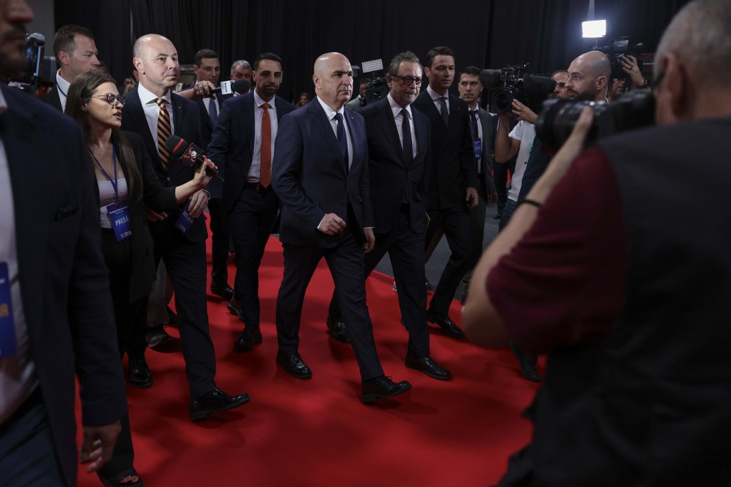 Deciziile Congresului PNL referitoare la alegerea noului leadership, suspendate de judecătorie. Hotărâre executorie.