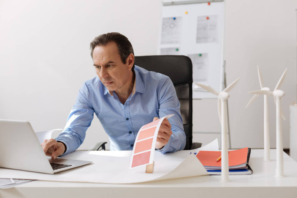 Cum ajunge scumpirea energiei în prețul unui borcan de iaurt?