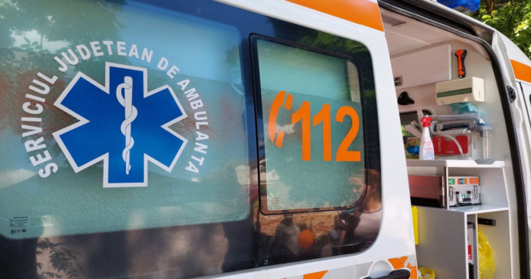 Ambulanță agresață cu topoare într-o localitate din Cluj, după ce un videoclip TikTok a afirmat că „sustrage...