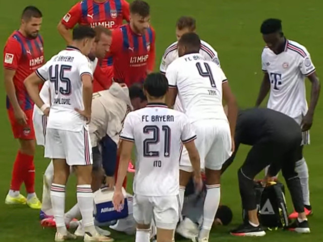 Incident alarmant la Bayern! Jamal Musiala a căzut din nou pe teren în numai 3 zile.